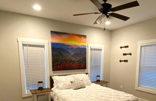 Penrose House | Close to trails & town but quiet and peaceful! Exceptionally clean 3br home