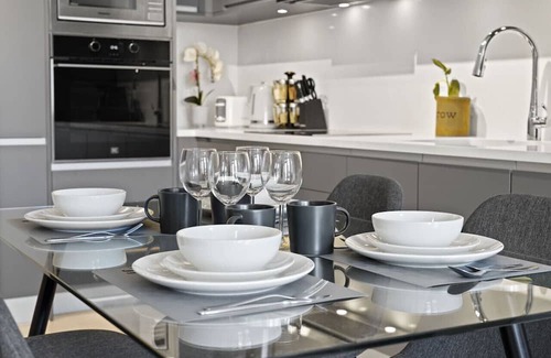 Mount Pleasant Apartment | Urban Escape Contemporary Haven in Mount Pleasant