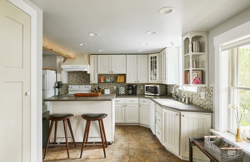 Callicoon House | House on Callicoon Upper Main Street - Cozy Friends & Family Getaway