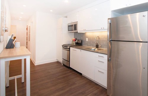 Bloomingdale Apartment | Stylish 1BR oasis with AC, laundry, next to park!
