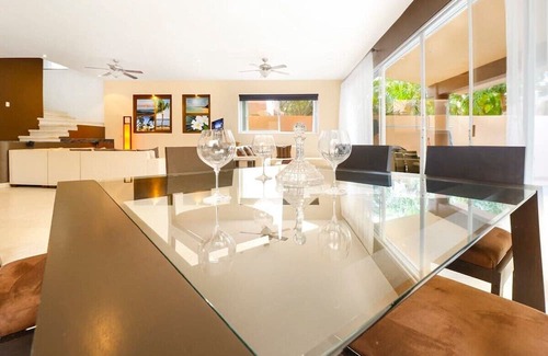 Puerto Aventuras Villa | Perfect Stay! Renovated Pool! Private 4BR Villa.