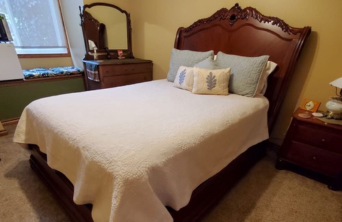 Clinton Township House | UPSCALE HOME NEAR LAKE ST CLAIR & McLAREN HOSPITAL