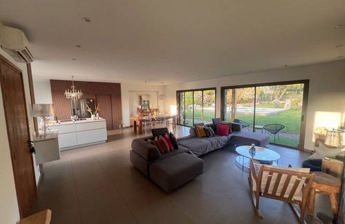 Cauro Villa | Contemporary villa with garden and swimming pool, 5 minutes from the beach!
