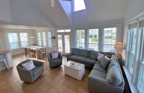 Morgantown House | Modern second tier home w/ great views and pet friendly