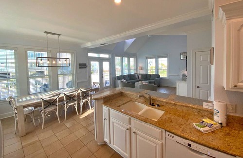 Morgantown House | Modern second tier home w/ great views and pet friendly