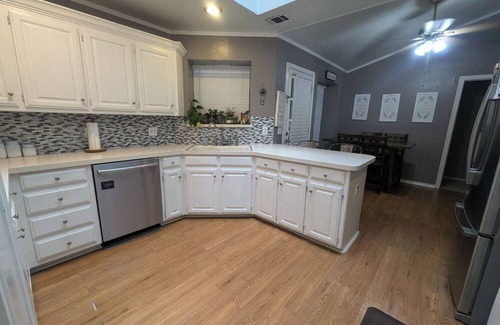 Plano House | Welcoming three bedroom Freshly painted west plano home