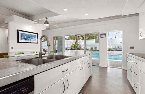 Racquet Club Estates House | ✪ Mid-Century Modern 'Palm Springs Social House' ✪