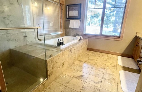 Truckee Cabin | Luxe Cabin with 5 Star Amenities!!