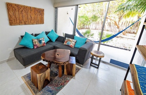 Progreso Municipality Apartment | Very chic 3BR Condo, tons of amenities, 1 block fr