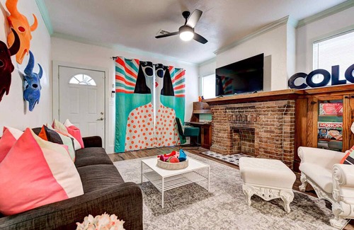 Central Oklahoma City House | Color Pop Cottage - Half mile from Plaza district