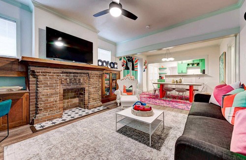 Central Oklahoma City House | Color Pop Cottage - Half mile from Plaza district