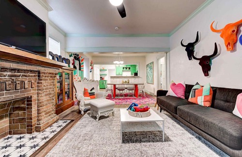 Central Oklahoma City House | Color Pop Cottage - Half mile from Plaza district