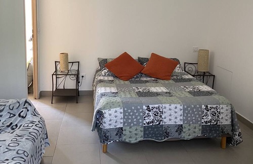 Merindol House | Family home for vacation