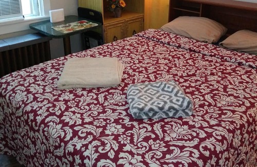 Harrisburg - Hershey Apartment | High Quality Small Furnished Guestroom. Self contained. No Shares.