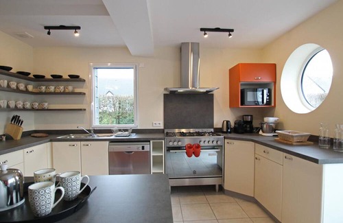 Marcey-les-Greves Cottage | Gite Marcey-les-Grèves, 5 bedrooms, 15 persons