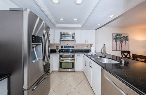 Indian Shores Condo | APRIL 13-27 SPECIAL BOOK NOW! 🌴BCHFRONT PENTHOUSE Million View🌴