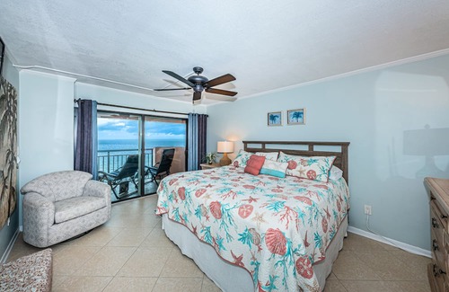 Indian Shores Condo | APRIL 13-27 SPECIAL BOOK NOW! 🌴BCHFRONT PENTHOUSE Million View🌴