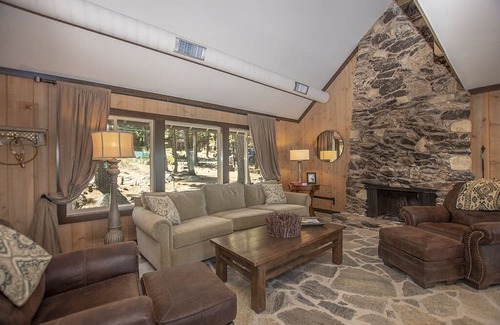 Tahoma House | McKinney Cove: Tidy Lake View Home with Lots of Updates