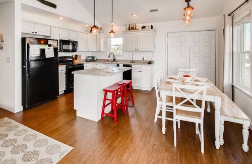 Rodanthe House | On Special - Charming cottage attractively decorated at the beach!