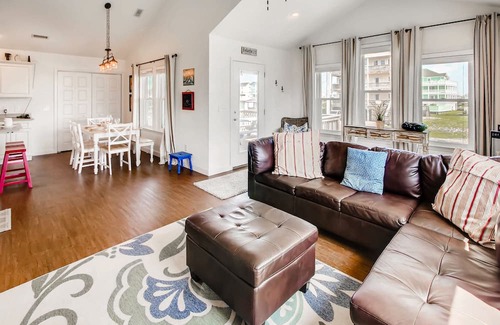 Rodanthe House | On Special - Charming cottage attractively decorated at the beach!
