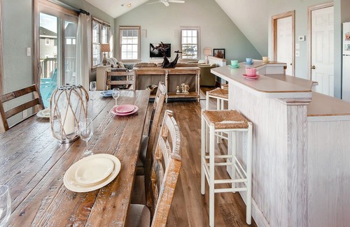 Rodanthe House | On Special - Relish in this Oceanview Rodanthe Home w/Hot Tub, Easy Beach Access