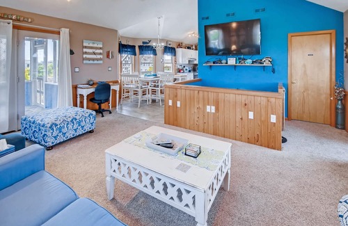 Salvo House | On Special - Humans and canines alike love SALTY DOG BEACH HOUSE!