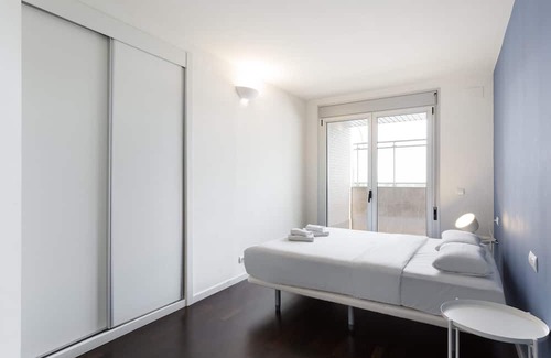 Sant Adria de Besos Apartment | Olala Port Forum 3-Bedroom Apartment with Balcony