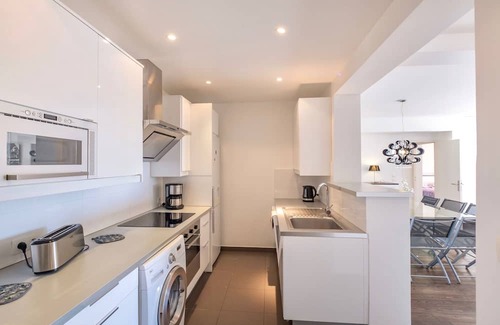Sainte-Maxime City Centre Villa | CENTRAL VILLA with PANORAMIC SEA VIEWS -- SAINTE-MAXIME -- SLEEPS 14 !