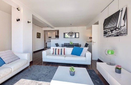Sainte-Maxime City Centre Villa | CENTRAL VILLA with PANORAMIC SEA VIEWS -- SAINTE-MAXIME -- SLEEPS 14 !