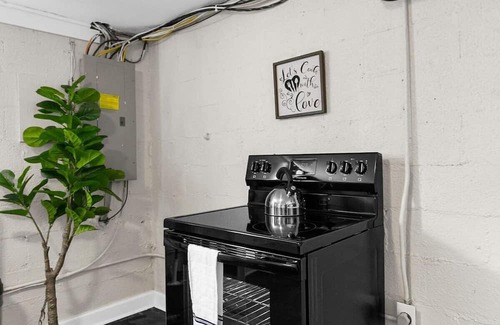 Birmingham House | Dugan Ave Unit B