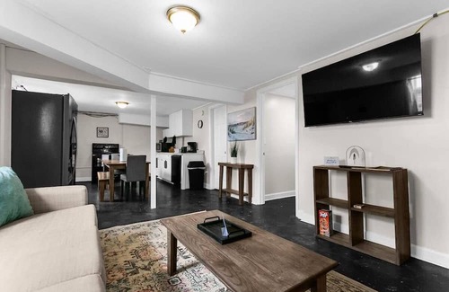 Birmingham House | Dugan Ave Unit B