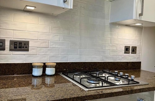Canonbury Apartment | Central 2bed Apartment-sleeps 4, Pets Ok & Balcony