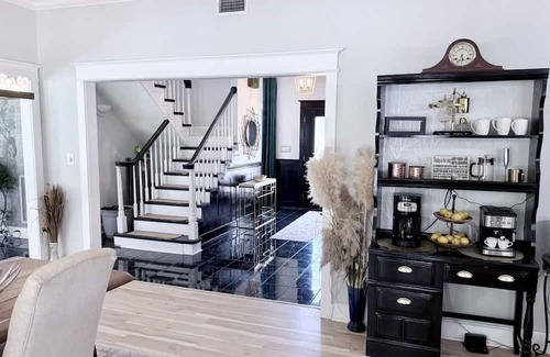 Fairhope House | Southern Charm House Min From Shopping Beaches