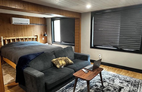 Beamsville Hotel | Beamsville Rustic Modern Suites