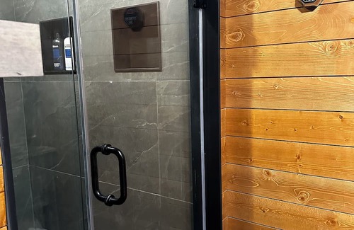 Beamsville Hotel | Beamsville Rustic Modern Suites