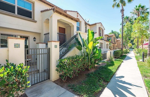 Irvine Industrial Complex-East Apartment | Private Entry Suite w Patio Bath Kitchenette