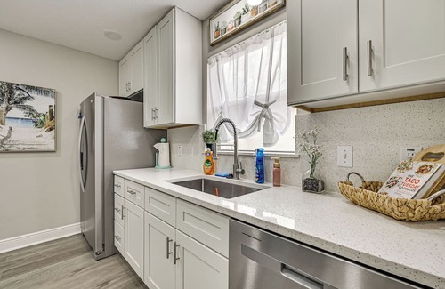 Lady Lake Cottage | Renovated Villa Btwn Lake Sumter & Spanish Springs