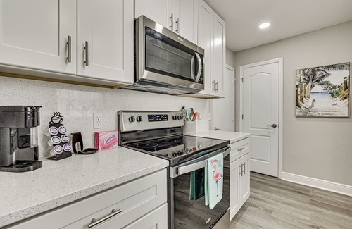 Lady Lake Cottage | Renovated Villa Btwn Lake Sumter & Spanish Springs