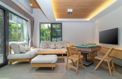 Conghua Bed & Breakfast | Flowing River Hot Spring Resort