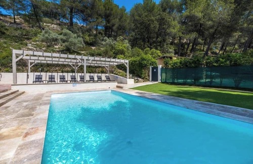 Velaux House | Spacious Countryside Villa with Heated Pool – Peaceful & Family-Friendly