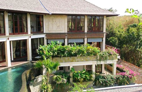 Jimbaran Bay Villa | Charming 4-bedroom villa with WiFi, AC in wonderful Bali