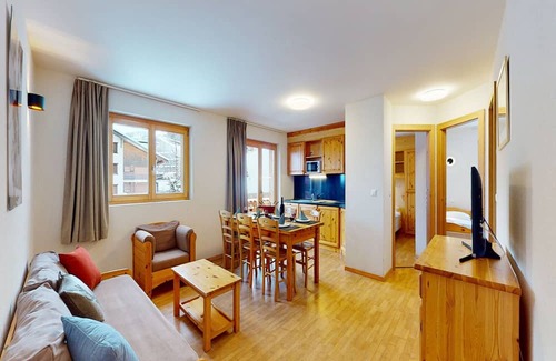 Saint-Pierre-de-Clages Apartment | Amazing Apartment With Parking