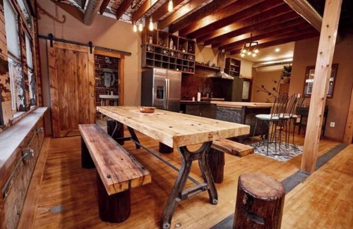 Oconto House | Unique upstairs loft w/industrial design, 3 bed 2 full baths in downtown Oconto