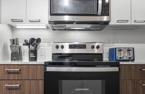 Lower Allston Apartment | Luxury Studio near Harvard 6690