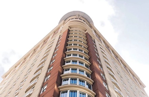 Columbia House | Luxurious Room Near the Gaslamp Quarter – Perfect for Art Lovers