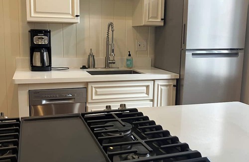French Quarter House | Newly Renovated-Creole Townhome - 3 Bedrooms, 3 Baths with Balcony