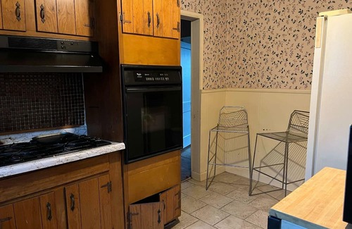 Vollintine-Evergreen House | CREW HOUSE 4-BR, 2 BA in Midtown Memphis sleeps up to 18!