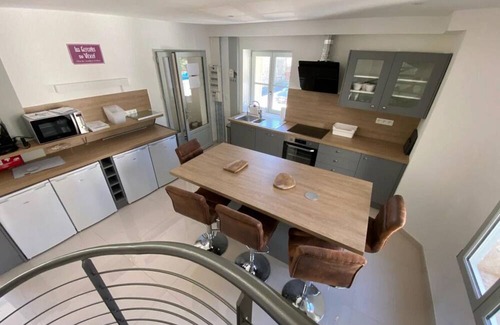 Vaux-sur-Seine Cottage | Gite Évecquemont, 4 bedrooms, 8 persons