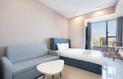 Phuong 8 Apartment | Refined Saigon - Terra Royal Apartment