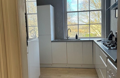Grimsby Apartment | Grimsby Central Luxury 2 Beds, Sleeps 5 Flat 3